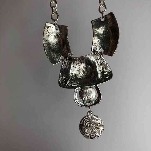 Erica Lyons Silver Tone Turquoise Acrylic Stone Bib Statement Necklace 20" - Picture 6 of 7